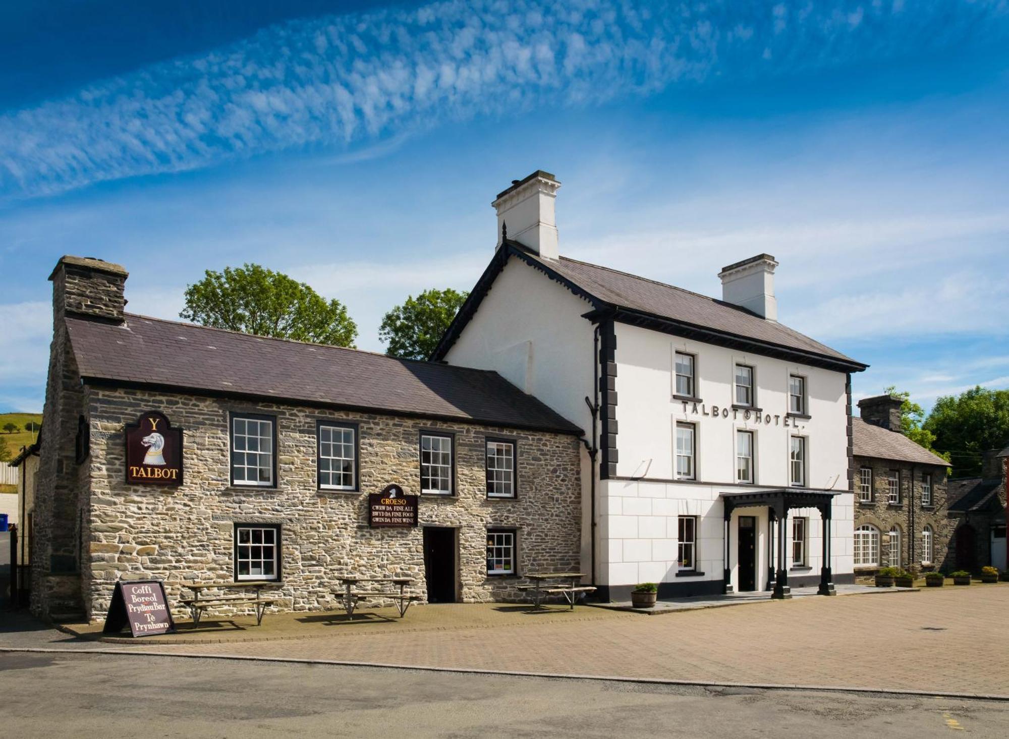 Y Talbot Hotel Tregaron Esterno foto